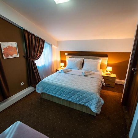Hotel Oasis Gnojnice エクステリア 写真