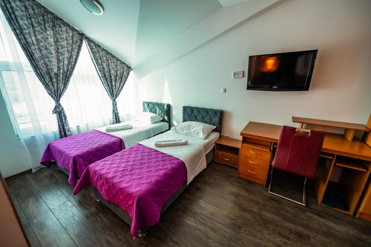 Hotel Oasis Gnojnice エクステリア 写真