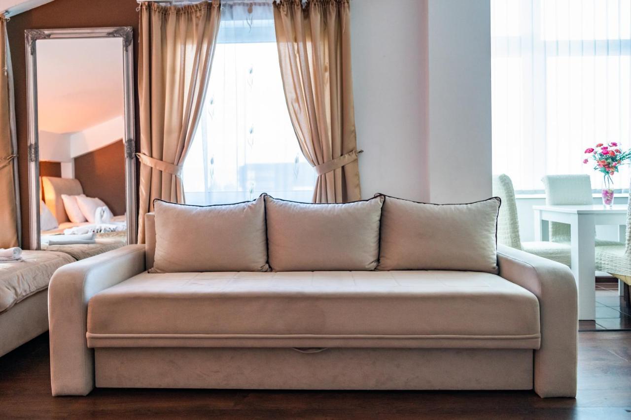 Hotel Oasis Gnojnice エクステリア 写真