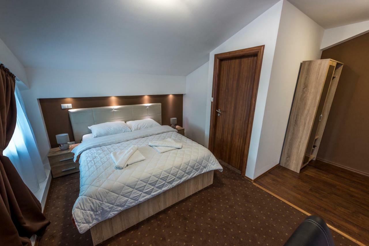 Hotel Oasis Gnojnice エクステリア 写真