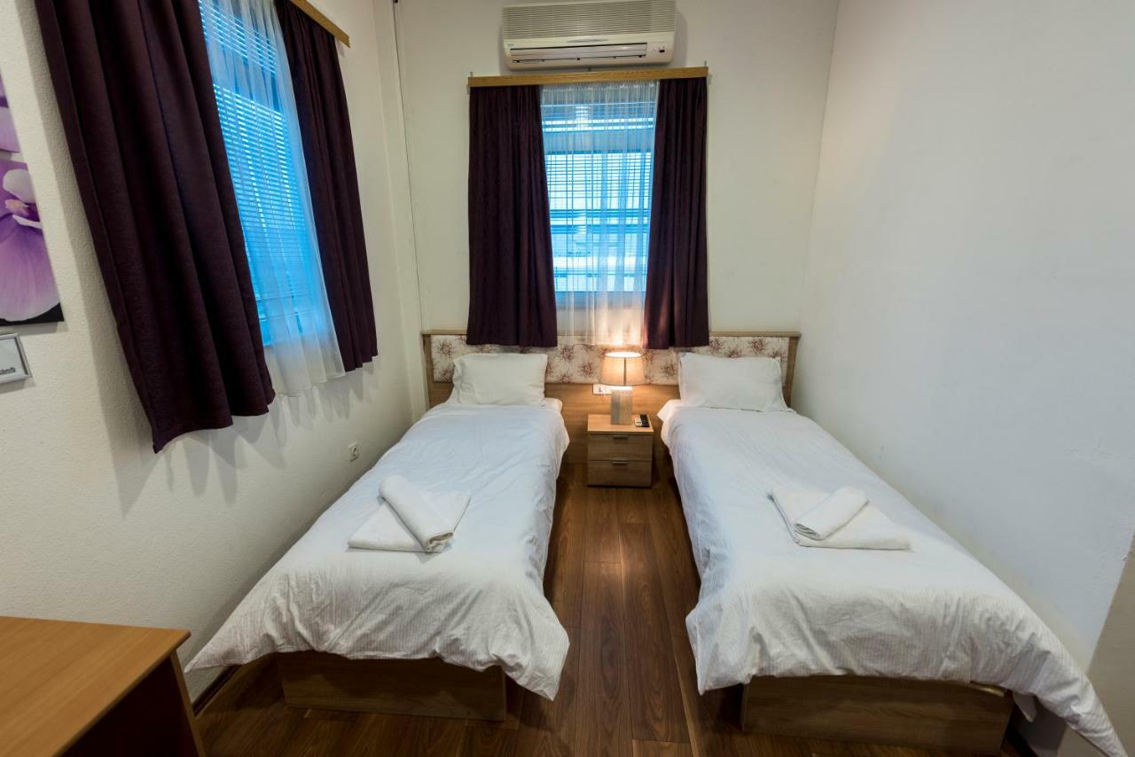 Hotel Oasis Gnojnice エクステリア 写真