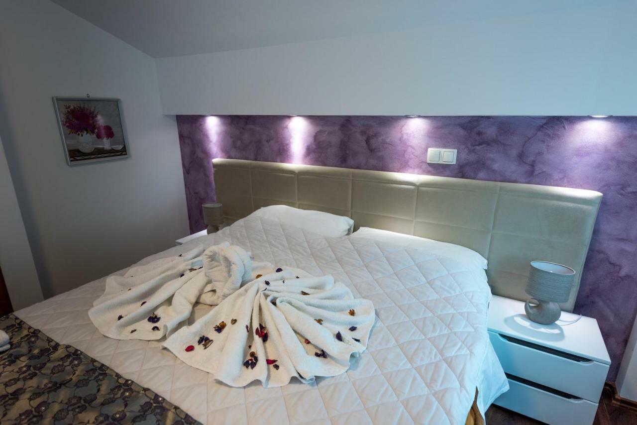 Hotel Oasis Gnojnice エクステリア 写真